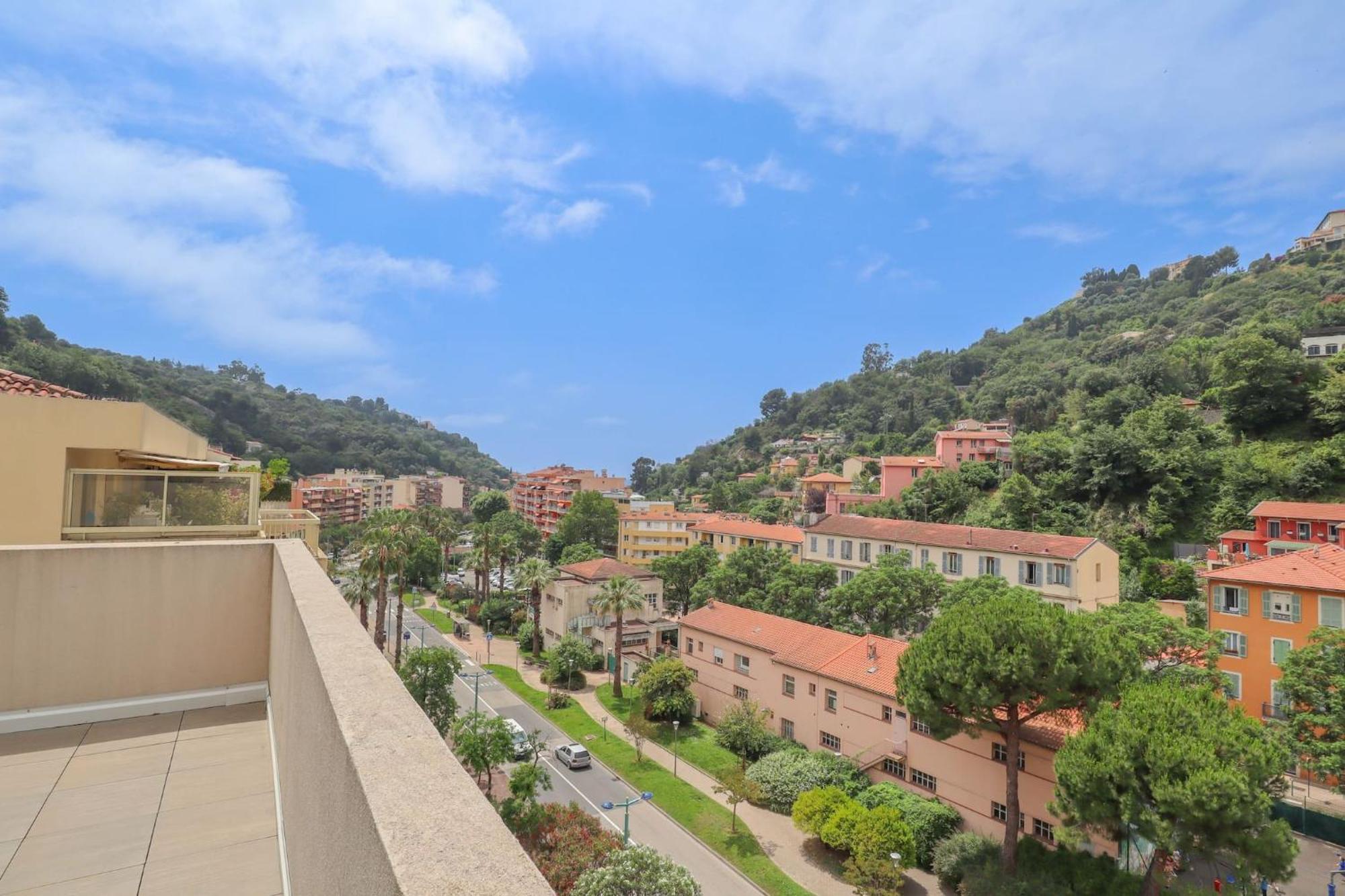 Spacieux Rooftop Parking, Terrasse Ensoleillee ม็องตง ภายนอก รูปภาพ
