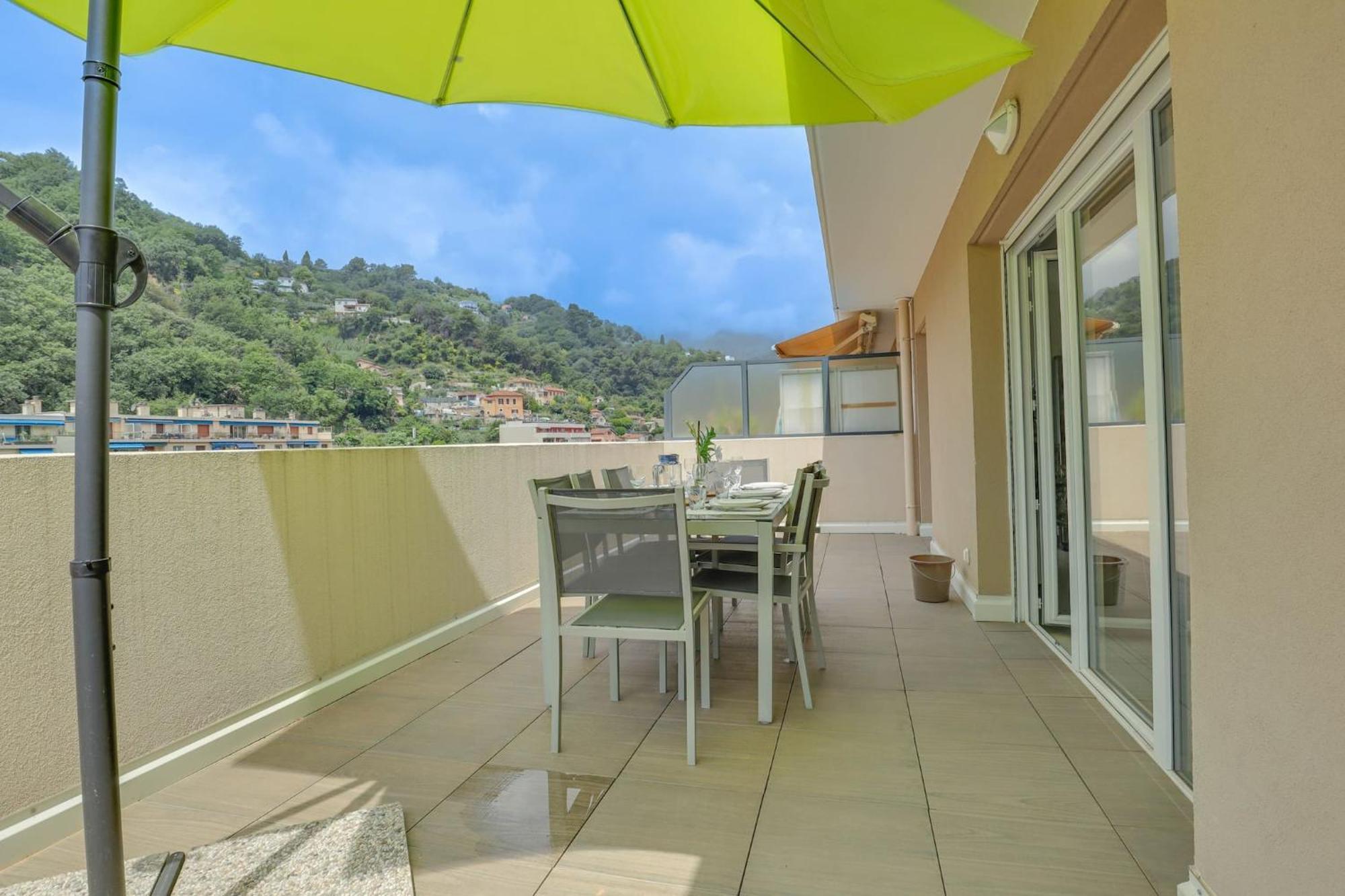 Spacieux Rooftop Parking, Terrasse Ensoleillee ม็องตง ภายนอก รูปภาพ
