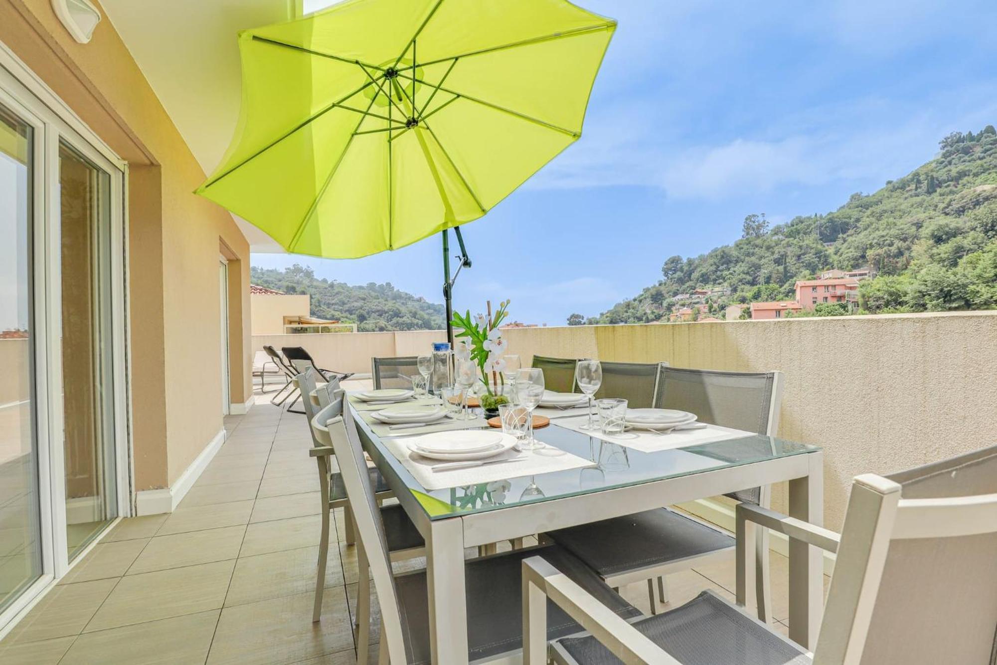 Spacieux Rooftop Parking, Terrasse Ensoleillee ม็องตง ภายนอก รูปภาพ