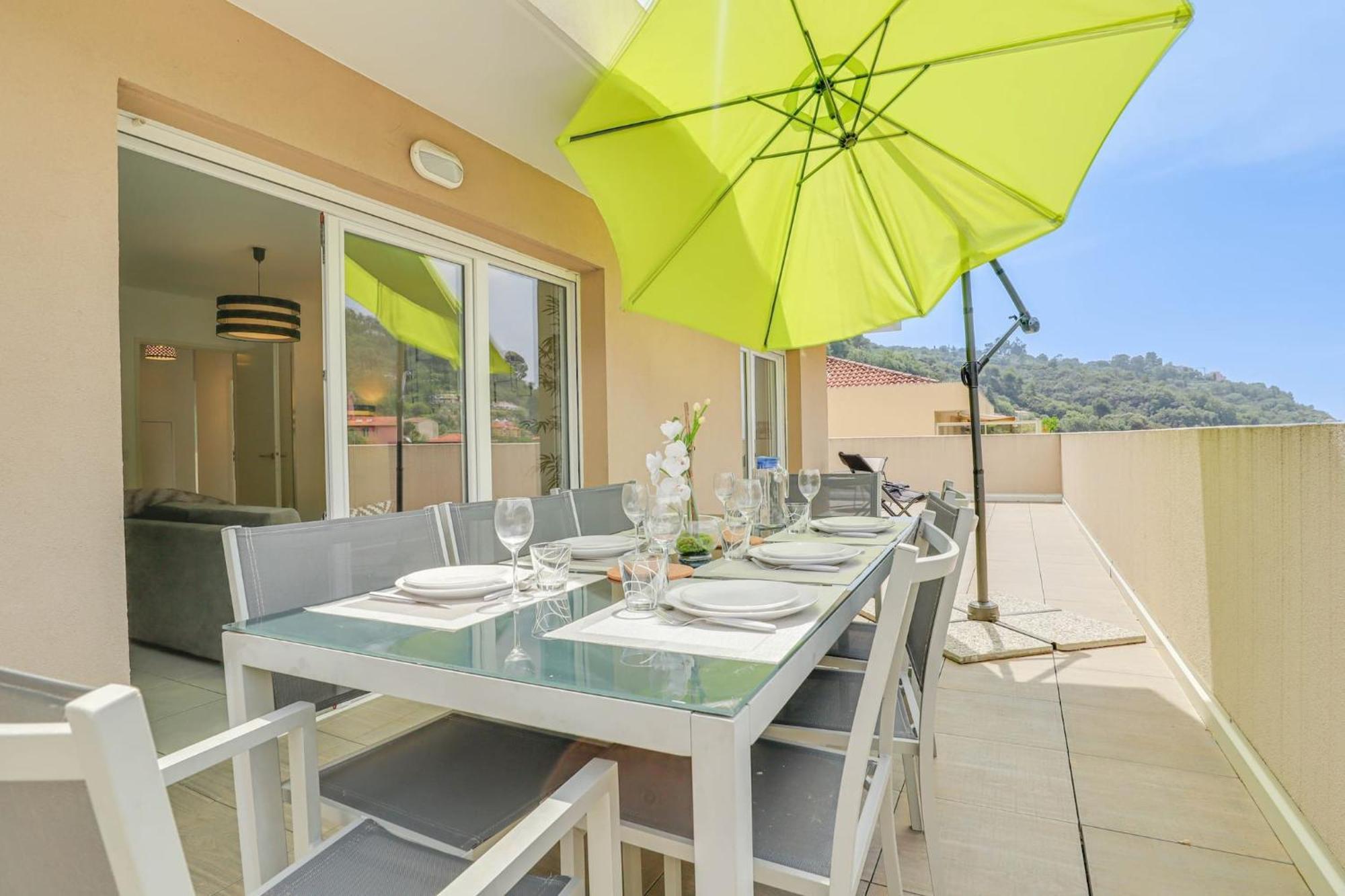Spacieux Rooftop Parking, Terrasse Ensoleillee ม็องตง ภายนอก รูปภาพ